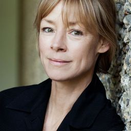 Jenny Schily 飾演 Luisa