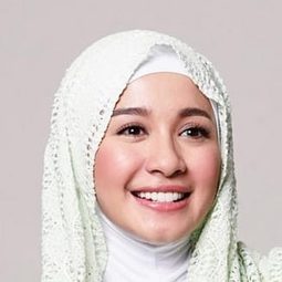 勞迪雅·辛席亞·貝拉 - Hamka & Siti Raham Vol. 2演員 飾演Siti Raham