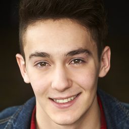 Mikaël Conde 飾演 Soccer Player