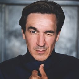 Vincent de Montleau - 催眠演員 飾演Rikspolisstyrelsen (uncredited)