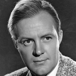 Peter Reynolds 飾演 Alec Murray