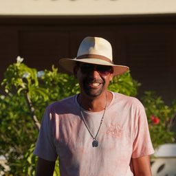 Nilton Souza Junior 飾演 Cobra Criada