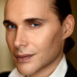 Guy Perry - 靈界替身演員 飾演Alpha Creature