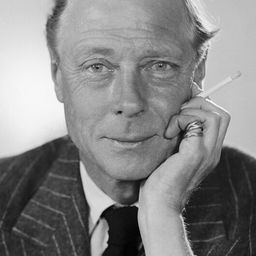 King Edward VIII 飾演 Self (archive footage)