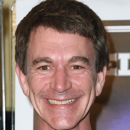 馬克費茲 飾演 The Nervous Little Man