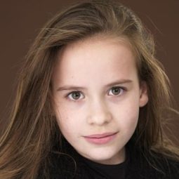 Macey Chipping - 夜刑者演員 飾演Ruby