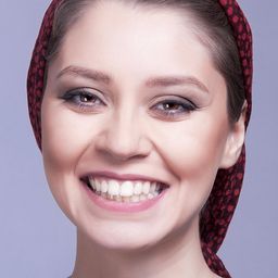 Shadi Karamroudi 飾演 