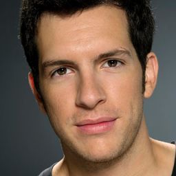 艾塞爾·邦菲爾 飾演 Can