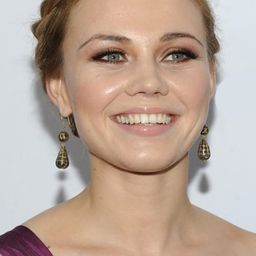 阿爾瑪·特日吉 飾演 Selma