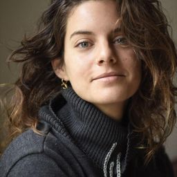 Hili Yalon - Lemon Tree演員 飾演Sigi Navon