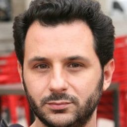 Vincent Colombe 飾演 Philippe Arno