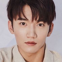 Jin Jiayu 飾演 Monk Tang