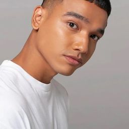 Fadly Faisal 飾演 Tekun