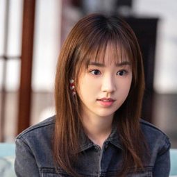Ruoxin Wang 飾演 