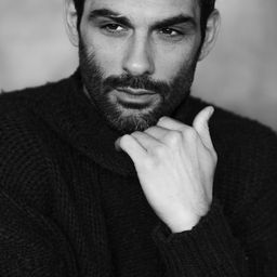 Francesco Arca 飾演 Martinovich