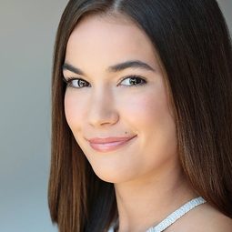 Courtney Lauren Cummings - 人肉搜尋演員 飾演Margot's Friend #2 (voice)