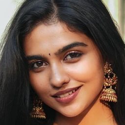 瑪米塔拜朱 飾演 Kochumol