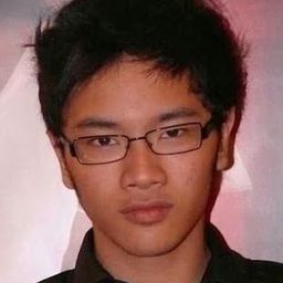 喬納森·穆利亞 飾演 Young Soe Hok Gie