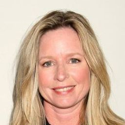 Kari Lizer 飾演 Patti