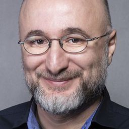 Reza Behbudi 飾演 (voice)