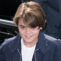Jack Depp 飾演 'Peg Son