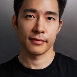 奈特·賽克達托 飾演 Sak