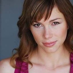 克莉絲汀·布希 飾演 Cristine Cayle