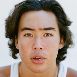 尼科·平賀 - 古德里奇演員 飾演Jonny