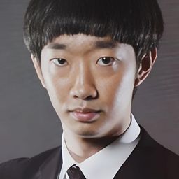 大水 洋介 飾演 Man at the aquarium