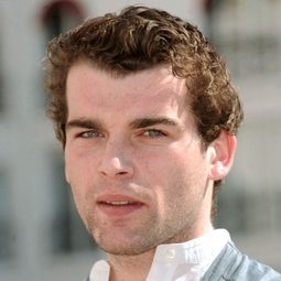 斯坦利·韋伯 - Cheba Louisa演員 飾演Fred