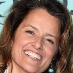 Dudu Douglas-Hamilton 飾演 Self