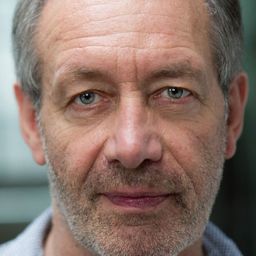 Robert Hunger-Bühler 飾演 Heinrich Rothmund