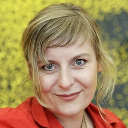 Catherine Salée - A Mother演員 飾演Martine