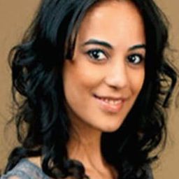 克莉特·瑪爾霍特拉 飾演 Yasmin Noor