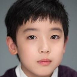 Kim Jung-Chul 飾演 Si-ho