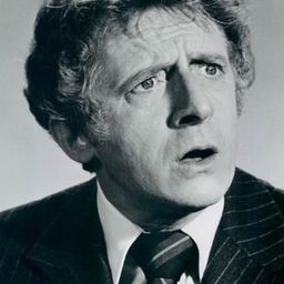 Dick Balduzzi 飾演 Delivery Man