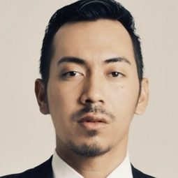 席瓦·伊斯卡克 - 3 Nafas Likas演員 飾演Bapak Guru