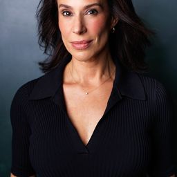 Jolie Curtsinger 飾演 Carol Hilfer