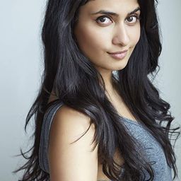 安娜·薩尼 - Odd Squad: The Movie演員 飾演Annette