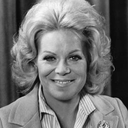 Rachel Roberts 飾演 Dr. Monk