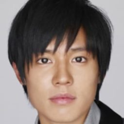 小出惠介 飾演 Snake