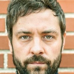 Iñaki Font 飾演 Valentín