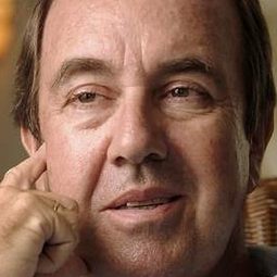 Nando Parrado 飾演 Self - Survivor