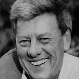 Hoke Howell 飾演 Crapout