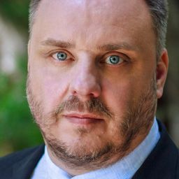 Matthias Goerne 飾演 Sarastro