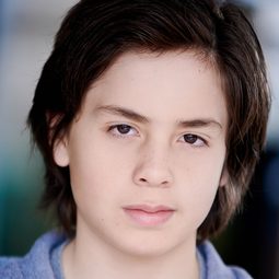 Boston Pierce 飾演 Supreme Bro #1