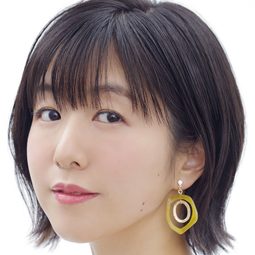 茅野愛衣 飾演 Schwi Dola (voice)