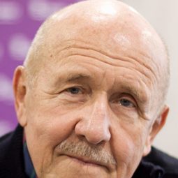 Petr Nárožný 飾演 doktor