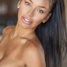 Lyddie Ward 飾演 (segment, "Guerrilla")