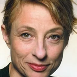 Agnès Regolo - 時空中轉站演員 飾演